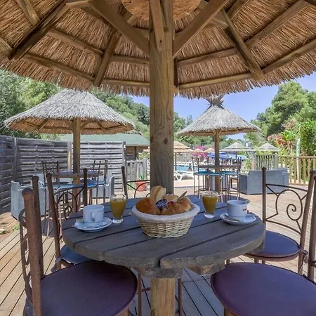 Zecamping 3 Avec Espace Aquatique Cargese