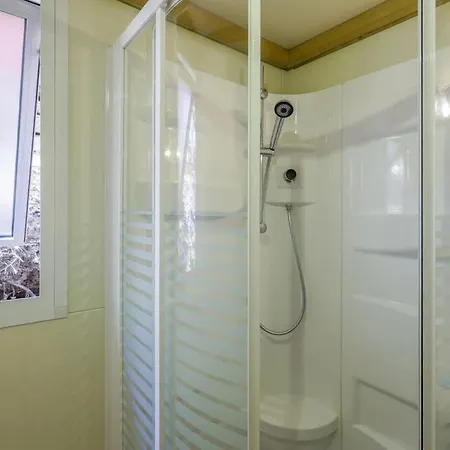 Zecamping 3 Avec Espace Aquatique Chalet