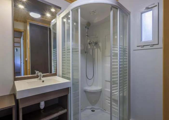 Chalet Zecamping 3 Avec Espace Aquatique Cargèse